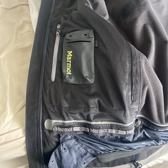 Like new, MARMOT Waterproof Softshell Ski Jacket - Picture 4 of 10